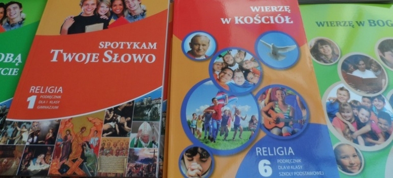 80% Polaków akceptuje nauczanie religii w szkole