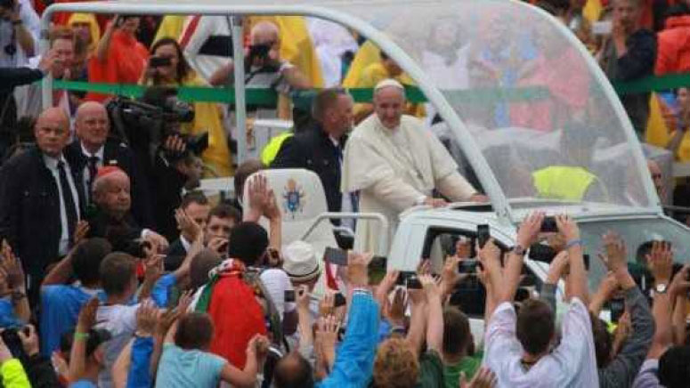 Papież dziękuje Kościołowi w Polsce za serdeczne przyjęcie