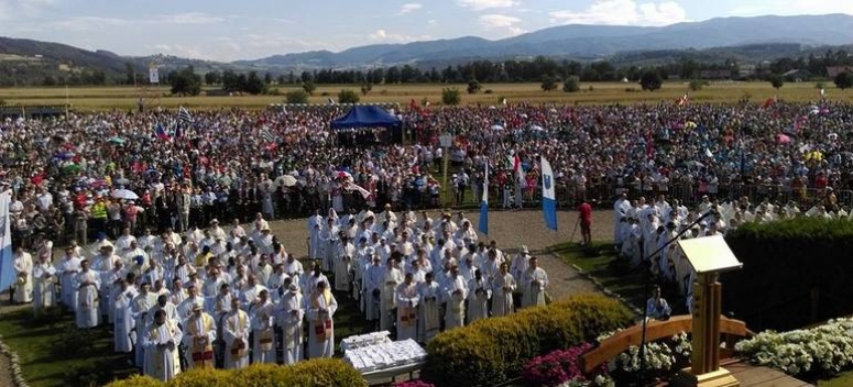 Wszyscy uczestnicy Tygodnia Misyjnego modlili się przy Papieskim Ołtarzu