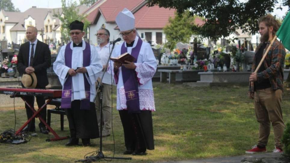 Biskup modlił się za Romów