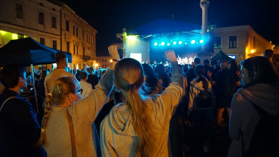 &quot;Jezus w centrum&quot; - relacja z koncertu ewangelizacyjnego w Tarnowie [FILM, ZDJĘCIA]